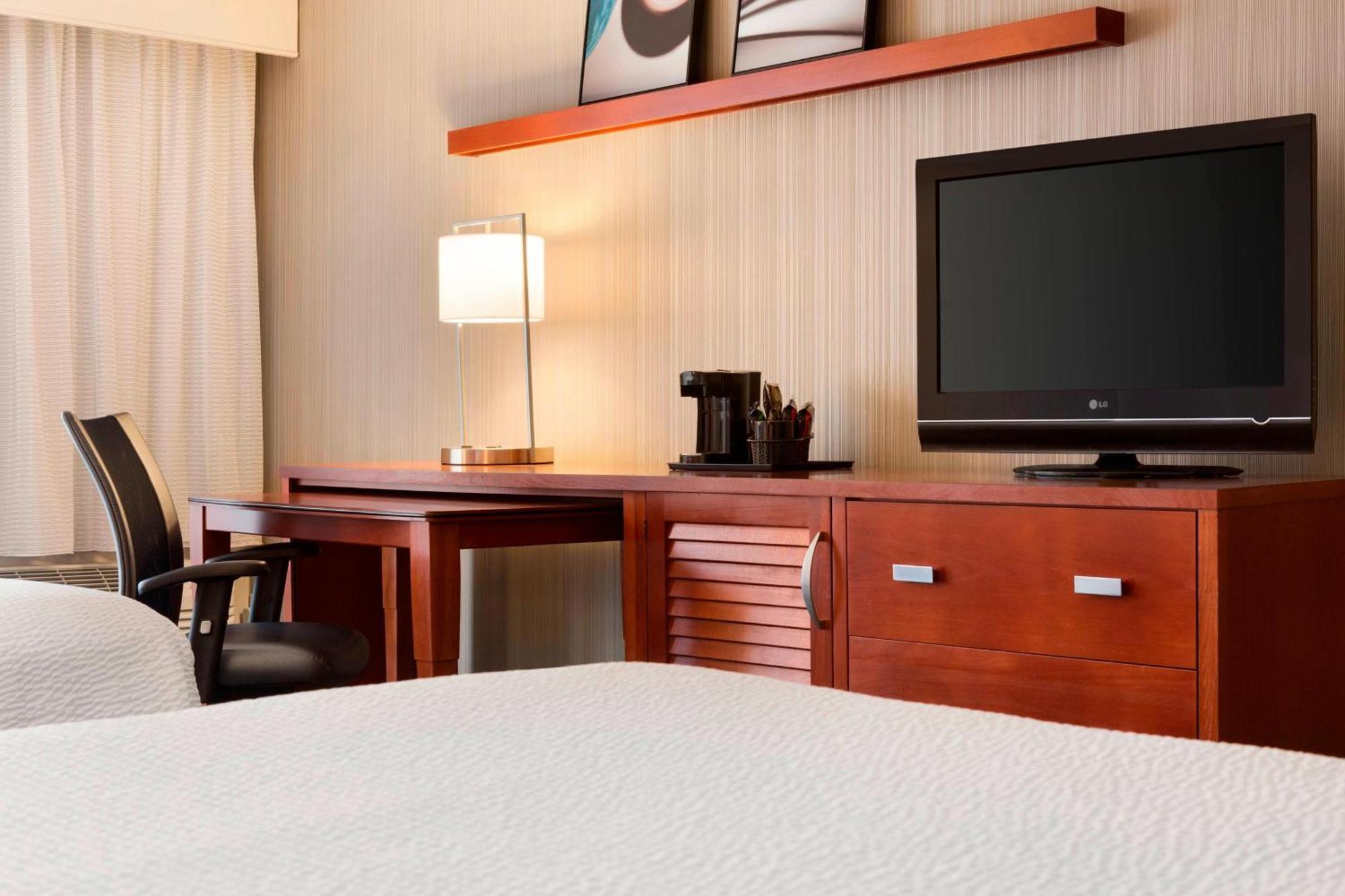 Hotel Courtyard By Marriott Champaign Exterior foto