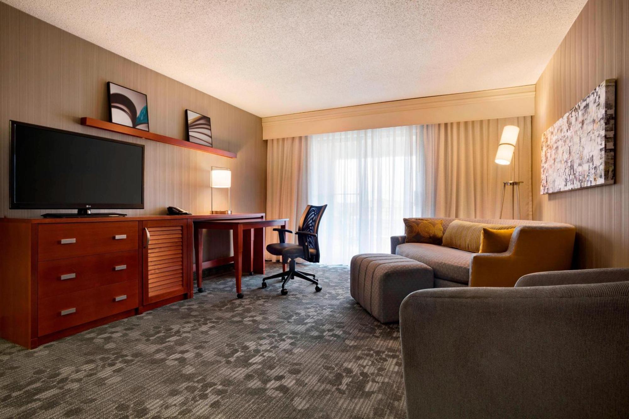 Hotel Courtyard By Marriott Champaign Exterior foto