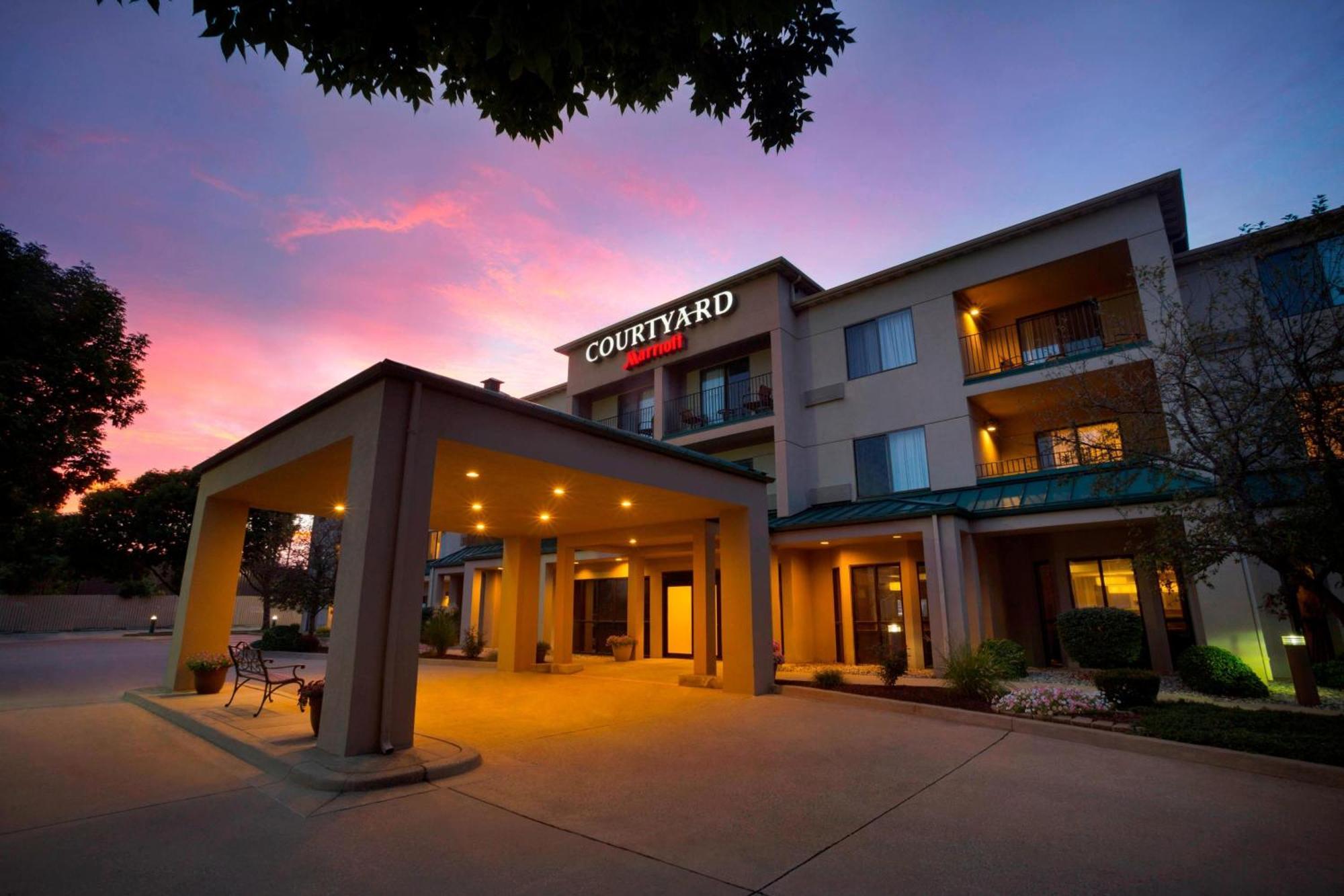 Hotel Courtyard By Marriott Champaign Exterior foto
