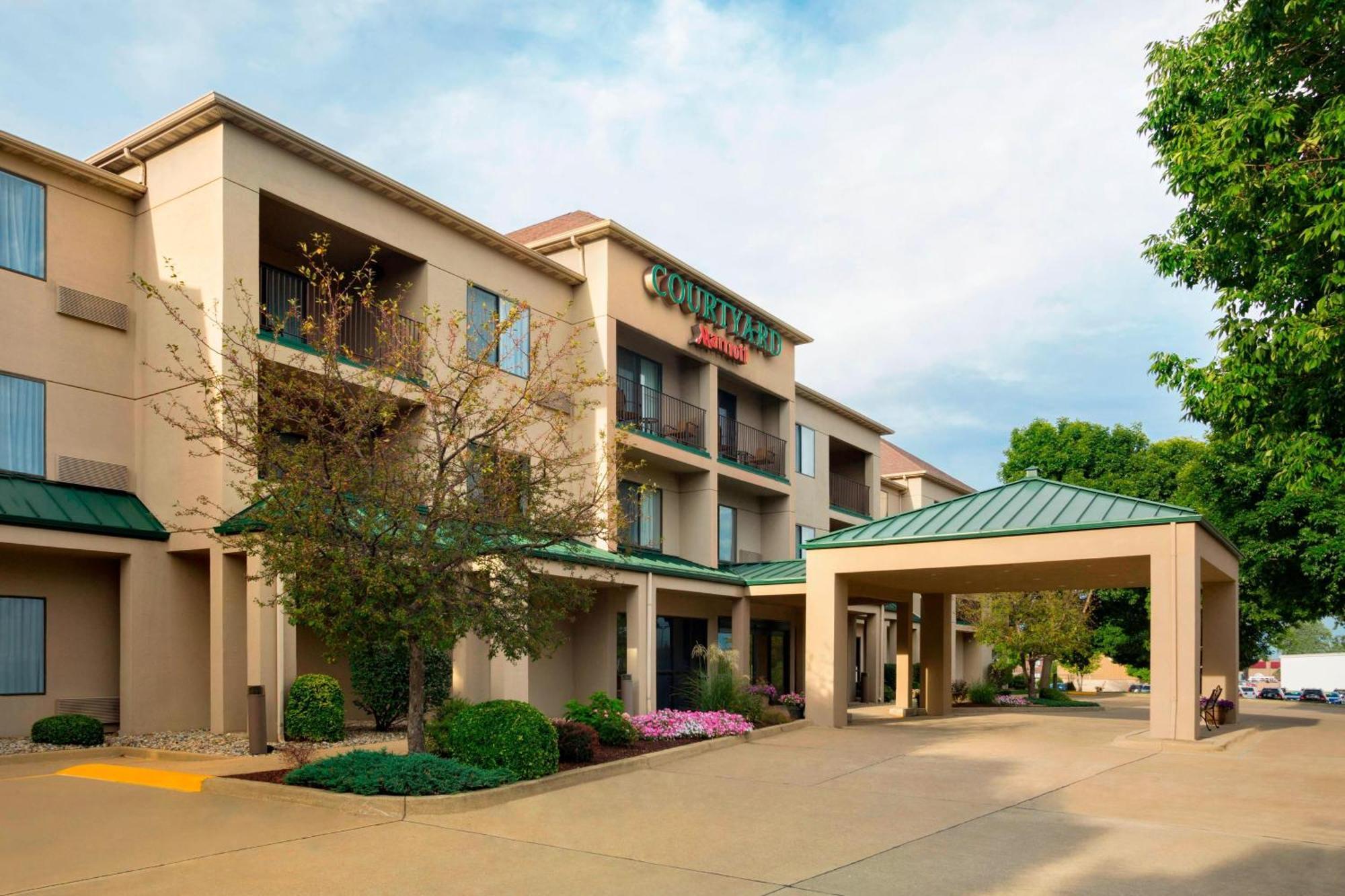 Hotel Courtyard By Marriott Champaign Exterior foto