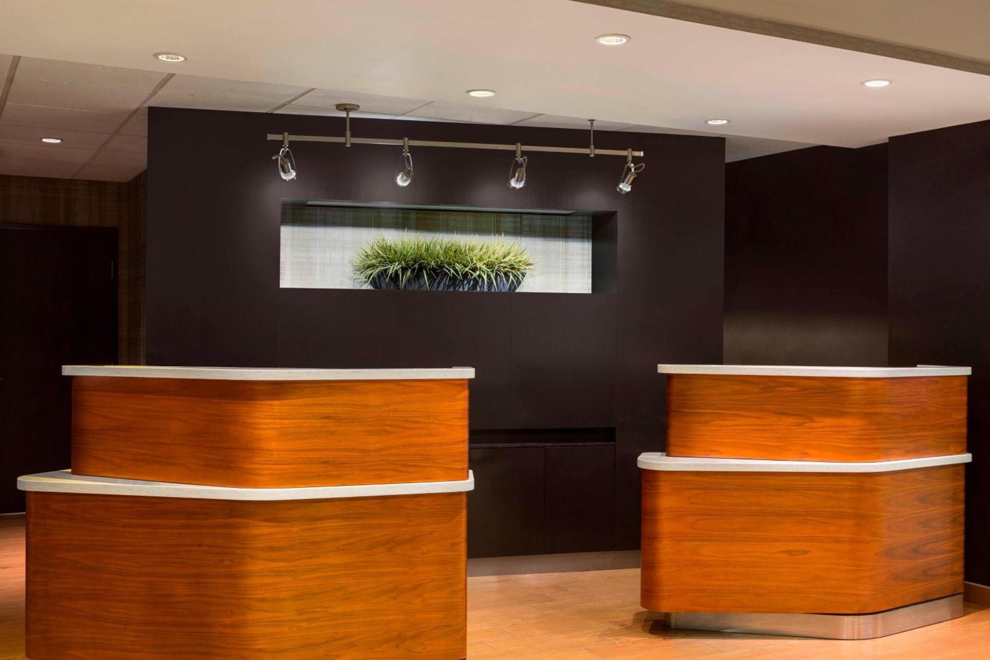 Hotel Courtyard By Marriott Champaign Exterior foto