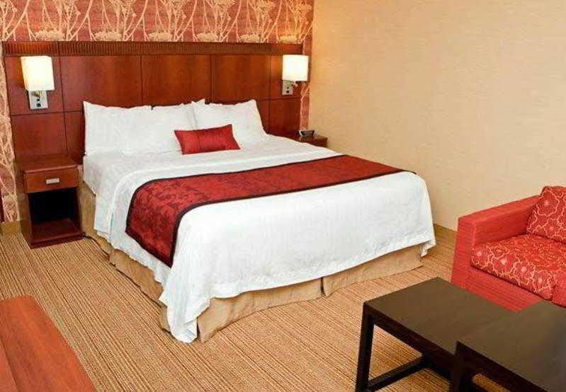 Hotel Courtyard By Marriott Champaign Exterior foto